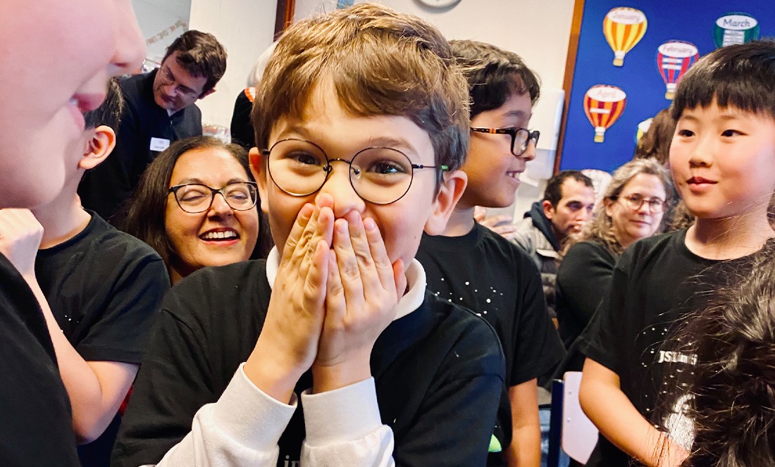 LEADING ROLE: COLIN BELL